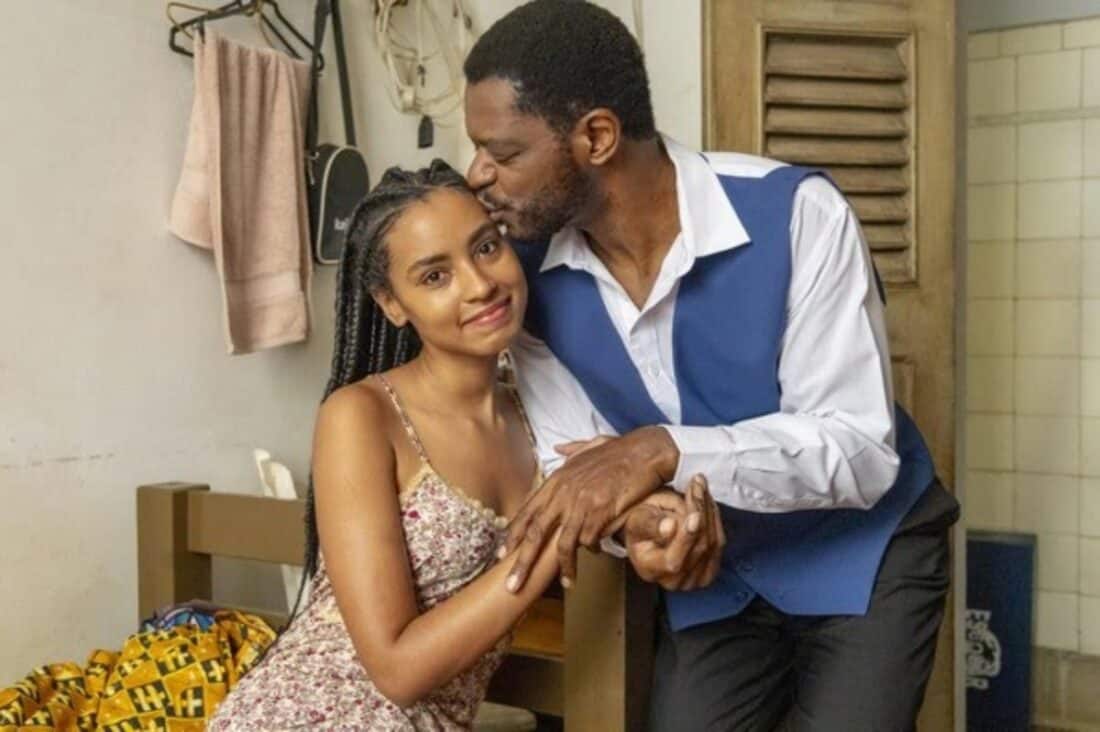 Viola criada por Marcel um artista de rua angolano em Mania de Você