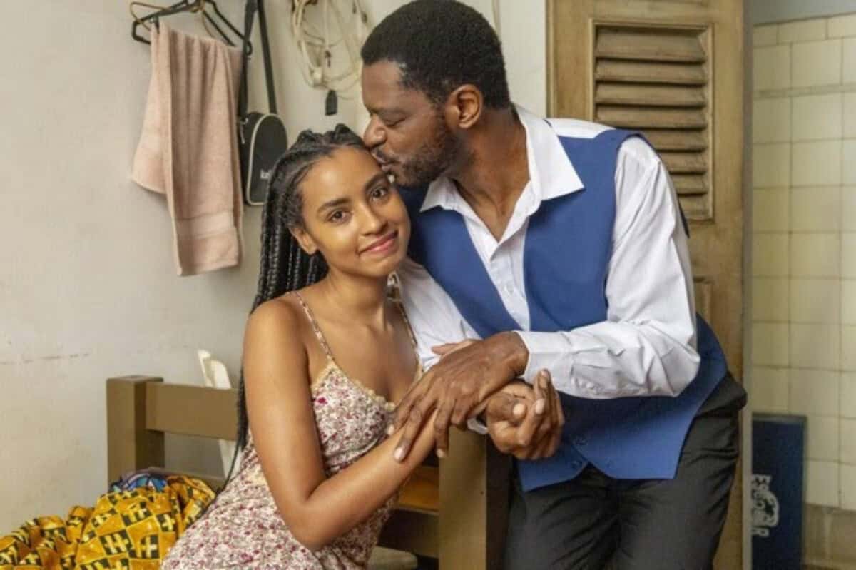 Viola criada por Marcel um artista de rua angolano em Mania de Você