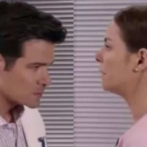 Ângela implorando para Leonardo não se casar com Salma.