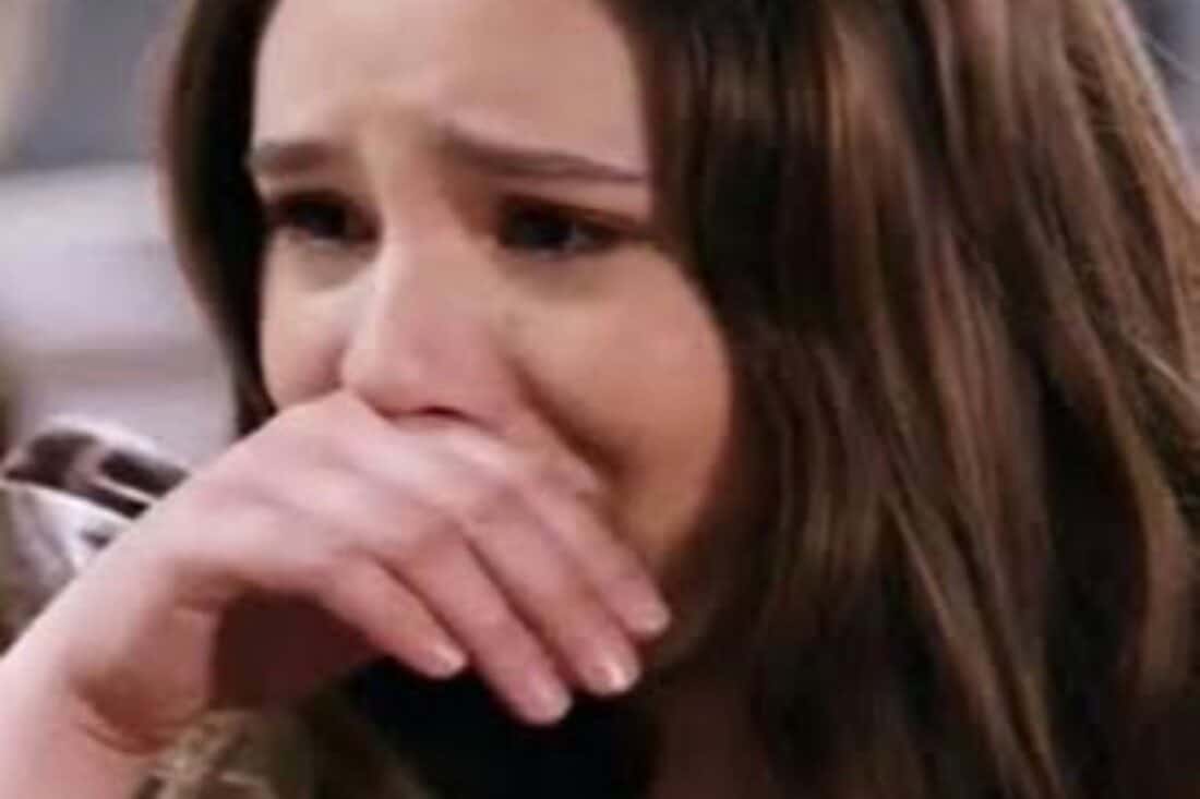 Em "Contigo Sim", Clara desaparece de casa, deixando Álvaro em pânico