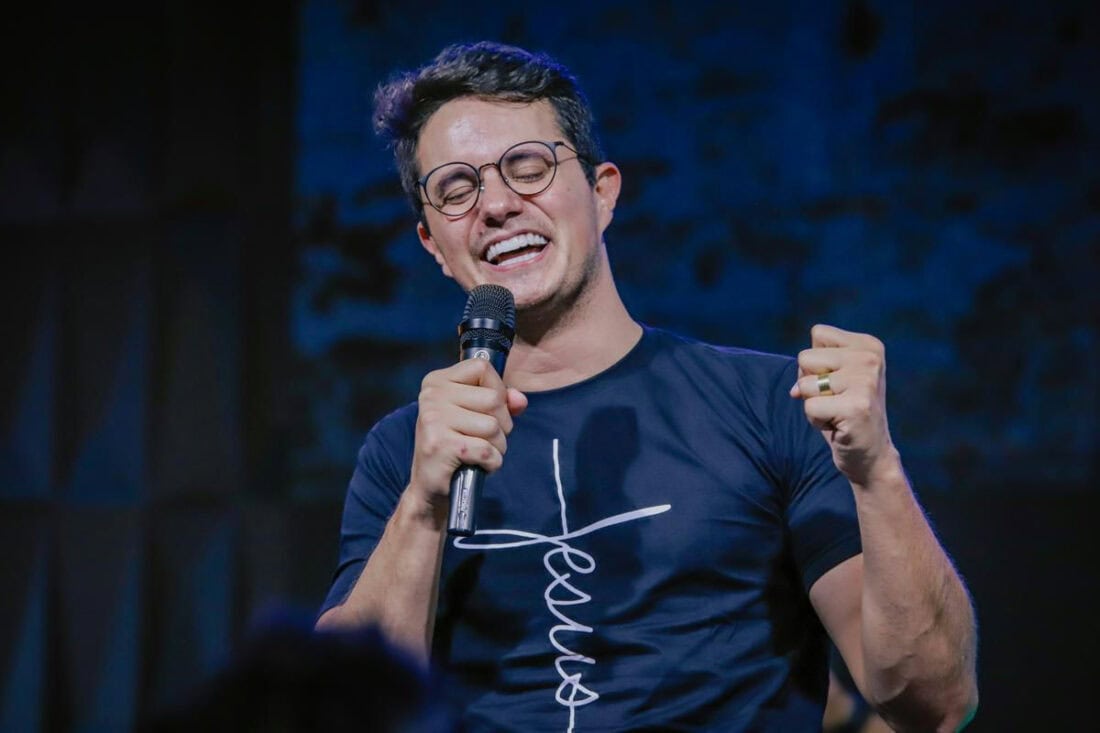 DEIVE LEONARDO NA TERRA DO BUDA: o evangelista leva “Antes e Depois” para o Japão