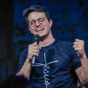 DEIVE LEONARDO NA TERRA DO BUDA: o evangelista leva “Antes e Depois” para o Japão