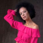 Atriz conhecida por "Amor Perfeito" e "Impuros" dará vida à personagem Acotire em um drama histórico com ficção científica e inclusão social.
