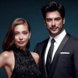 Imagem de uma cena da série turca "Kara Sevda" na Netflix.