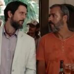 Marcos Palmeira e Vladimir Brichta se unem em um jantar em Renascer.