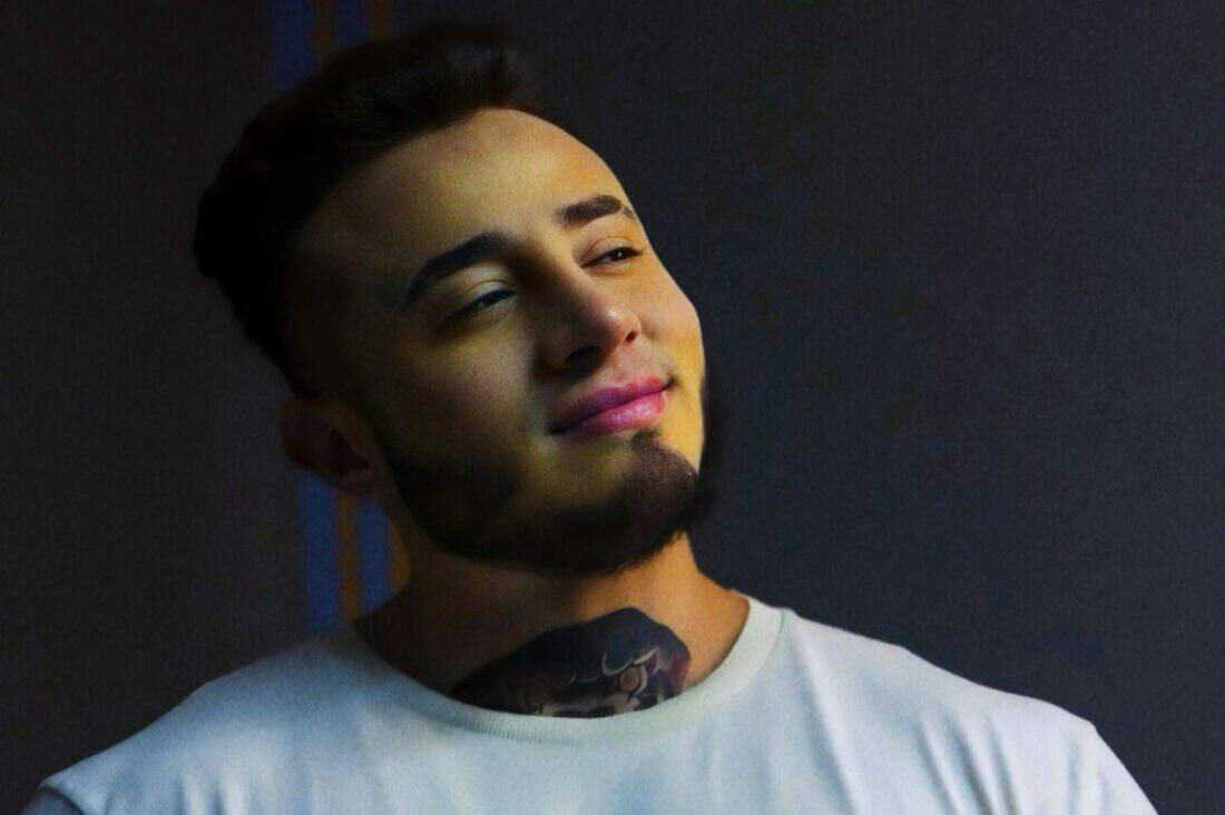 Rafael McGuire lança o novo single eletrônico "Polvo de Estrella
