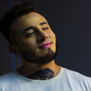 Rafael McGuire lança o novo single eletrônico "Polvo de Estrella