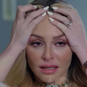 Salma desesperada: Salma, desesperada, tenta justificar suas ações para Leonardo.