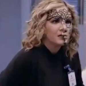 Em um capítulo eletrizante de "Contigo Sim", Samanta finalmente enfrenta as consequências de seus atos e é expulsa do Hospital Vega