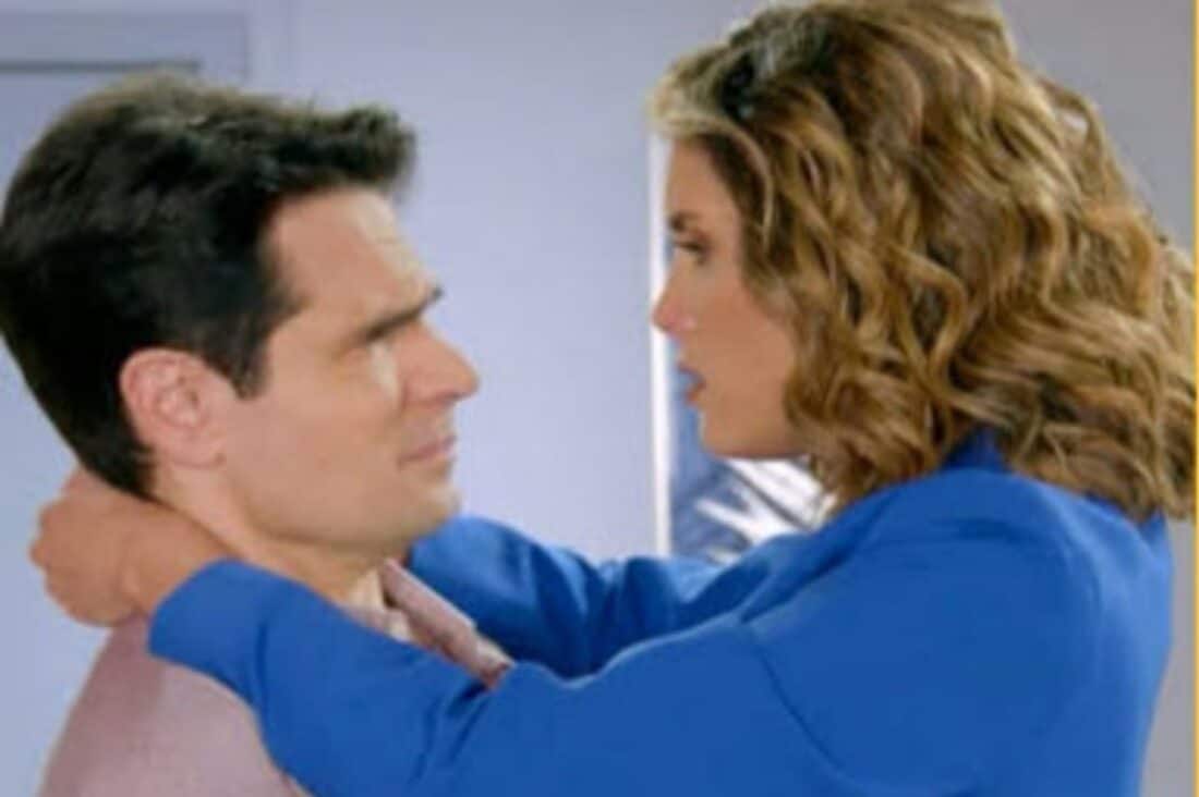 Uma foto de Samanta e Dário em Contigo Sim, com Samanta olhando para Dário com um olhar