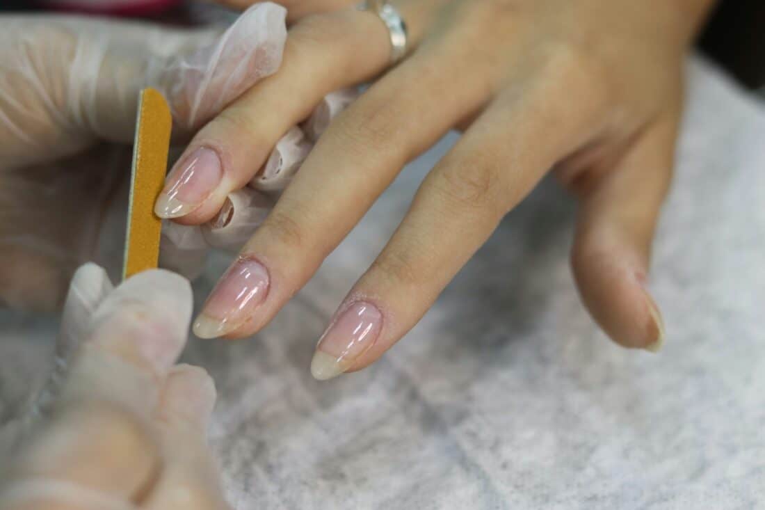 Xô, unhas fracas: 5 dicas para mantê-las fortes e saudáveis