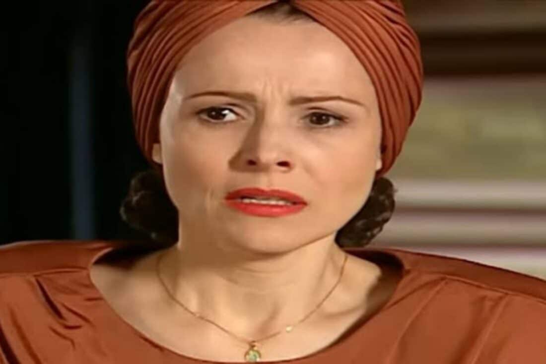 Imagem de Vera (Bia Seidl): "Vera, personagem de Bia Seidl, descobre um tumor cerebral em 'Alma Gêmea'."