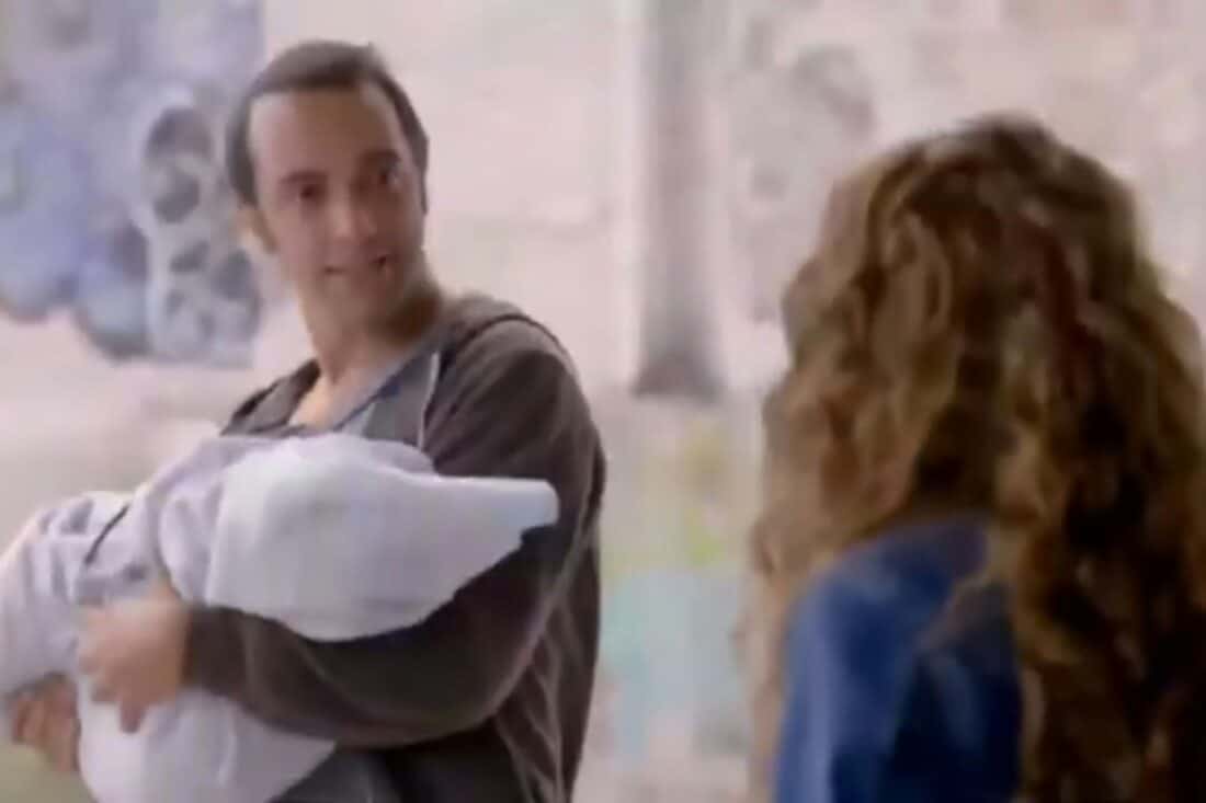 Angela enfrentando Félix para salvar seu bebê em Contigo Sim