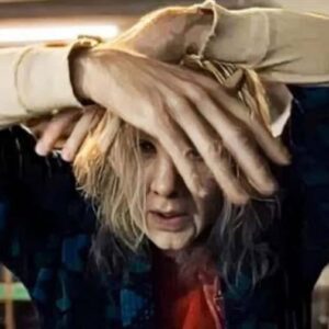 Cena de Nicolas Cage em Longlegs como serial killer perturbador