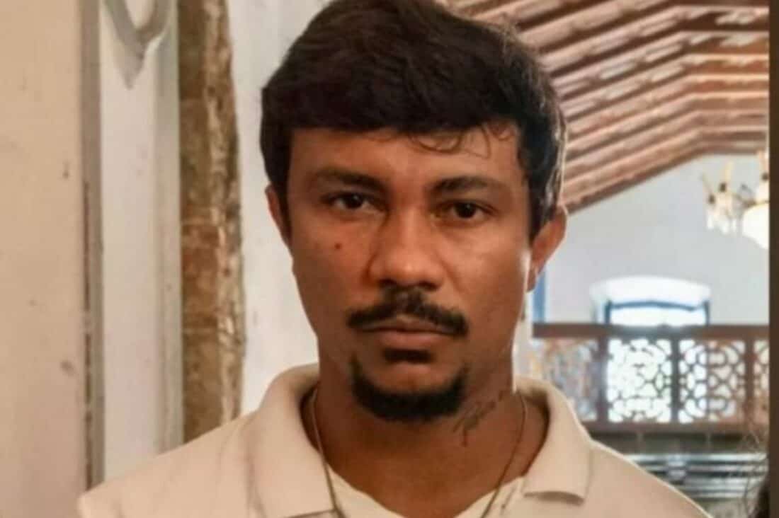 Damião, personagem da novela "Renascer", trai a confiança de Egídio e ajuda Tião a invadir suas terras.
