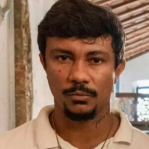 Damião, personagem da novela "Renascer", trai a confiança de Egídio e ajuda Tião a invadir suas terras.