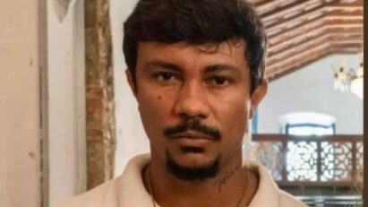 Damião, personagem da novela "Renascer", trai a confiança de Egídio e ajuda Tião a invadir suas terras.