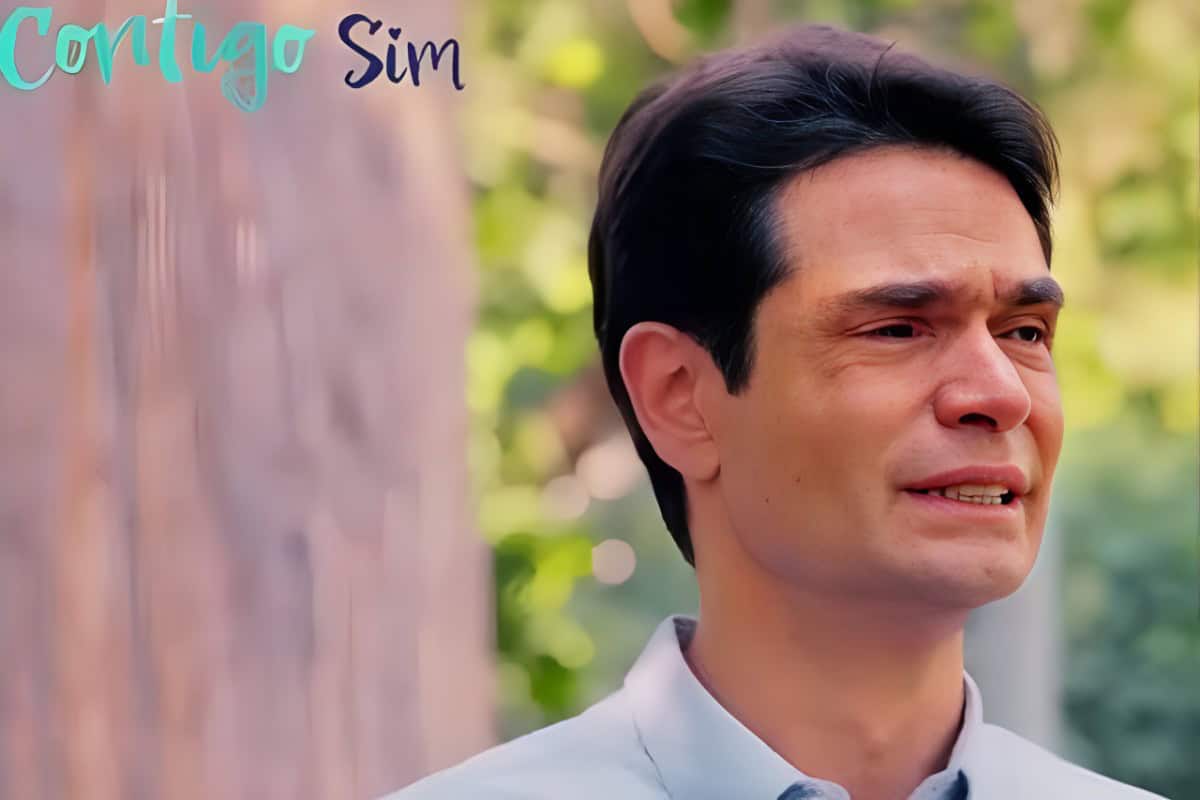 Dário hesitando em responder ao juiz durante a cerimônia