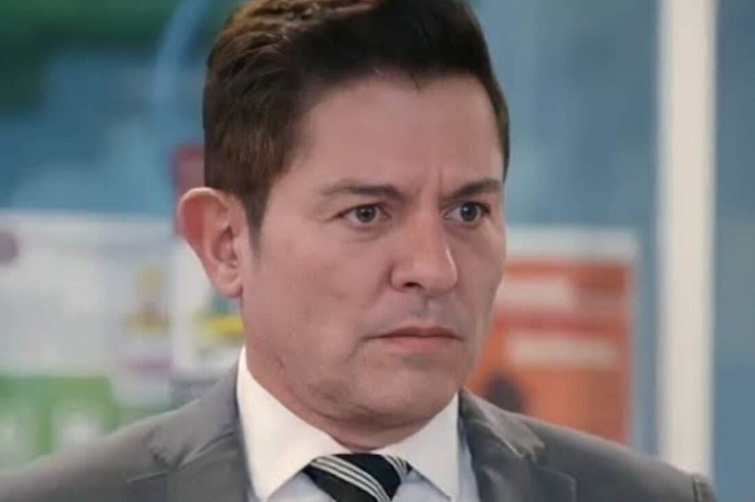 Cena final de Geraldo revelando a Samanta que fingiu sua morte para ensinar-lhe uma lição.