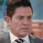 Cena final de Geraldo revelando a Samanta que fingiu sua morte para ensinar-lhe uma lição.