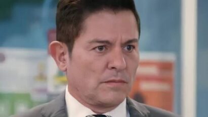 Cena final de Geraldo revelando a Samanta que fingiu sua morte para ensinar-lhe uma lição.