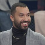 Gil do Vigor em cena da novela "Família É Tudo", interpretando o personagem Gil do Veneno.