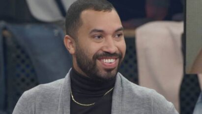 Gil do Vigor em cena da novela "Família É Tudo", interpretando o personagem Gil do Veneno.