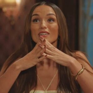 Jéssica sendo presa