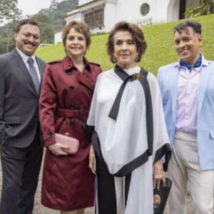 Os irmãos Góis de Macedo, interpretados por Drica Moraes, Betty Faria e Rodrigo Fagundes