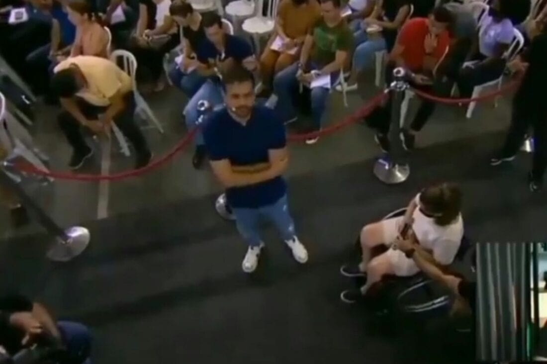 Pablo Marçal, conhecido coach, tentou realizar um "milagre" durante um evento.