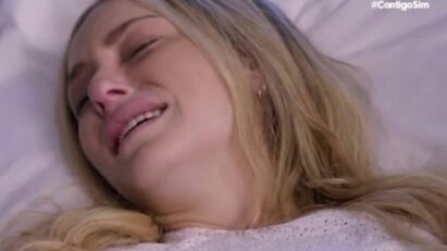 Salma sentindo dores abdominais durante conversa com Leonardo