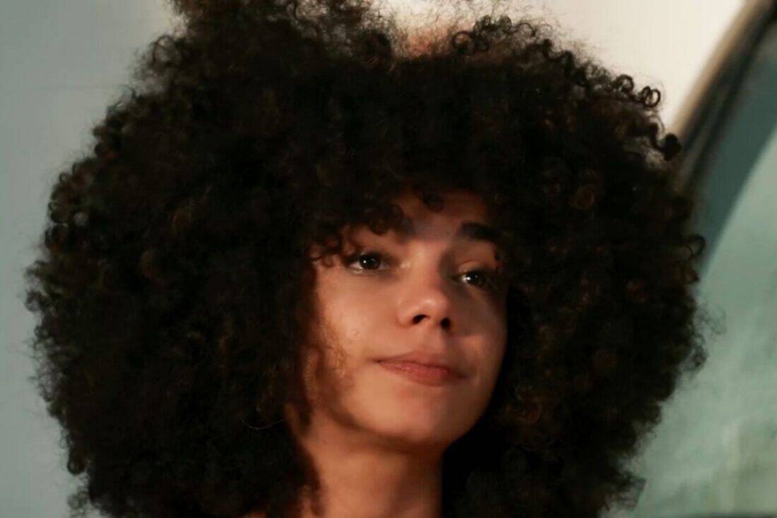 Zinha visita Jacutinga para conversar com Joana em 'Renascer