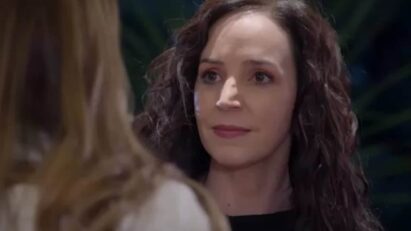 Adela defende Ângela