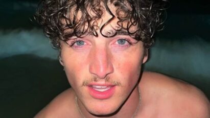 Benson Boone em foto provocativa