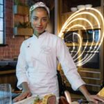 Viola se torna uma chef de cozinha renomada em Paris e retorna ao Brasil para abrir seu próprio restaurante.