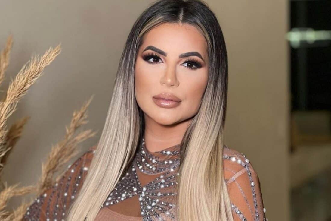 Deolane Bezerra