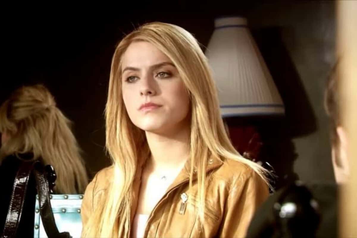 Hande está determinada a separar Fehira e Emir