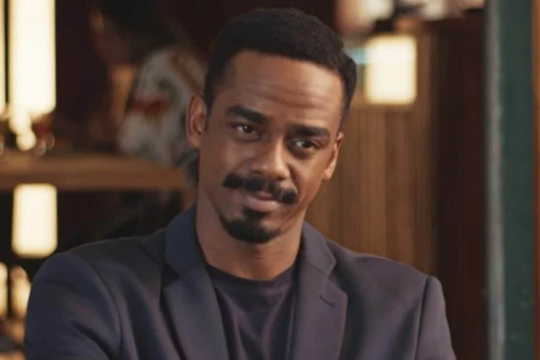 Hans revela golpe final e toma posse da herança de Frida, expulsando os irmãos Mancini de casa em Família É Tudo