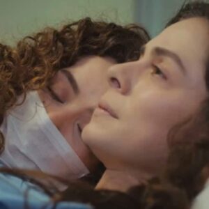 Sirin faz exigência chocante para doar medula", "Bahar se recuperando após transplante de medula".