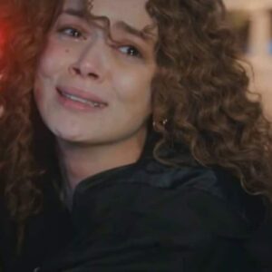 A prisão de Sirin enquanto ela é levada pela polícia após sua confissão