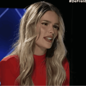 Yasmin Brunet em entrevista ao videocast 'De Frente com Blogueirinha', discutindo o término com Gabriel Medina."