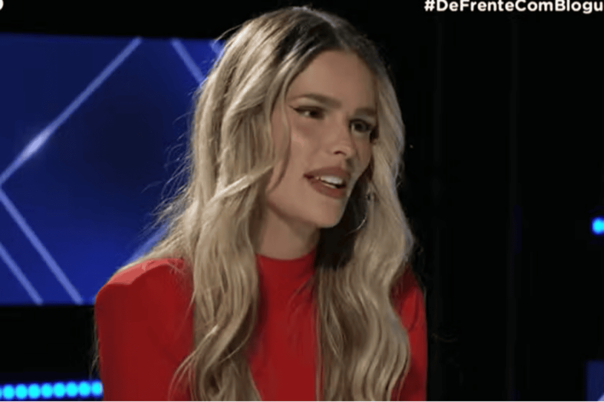 Yasmin Brunet em entrevista ao videocast 'De Frente com Blogueirinha', discutindo o término com Gabriel Medina."