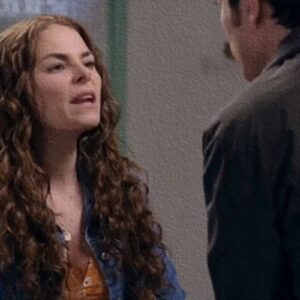 Confronto entre Ângela e seu parceiro expõe tensões ocultas na trama de Contigo Sim.