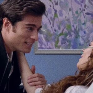 Ângela acorda do coma, confusa sobre sua vida atual e acreditando estar casada com Álvaro.