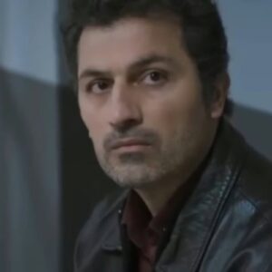 Arif na Prisão em Força de Mulher