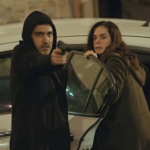 Arif observará enquanto Bahar partirá com Sarp em fuga.