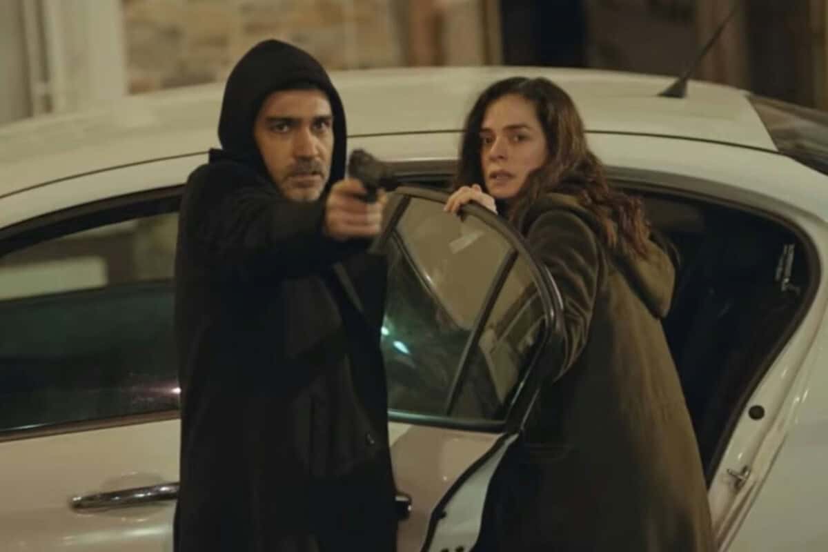 Arif observará enquanto Bahar partirá com Sarp em fuga.