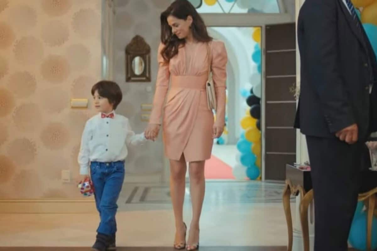 Bahar chegando deslumbrante na festa de aniversário