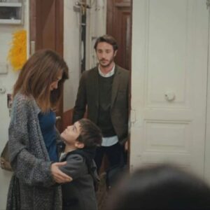 Ceyda se emociona ao reencontrar seu filho biológico em Força de Mulher