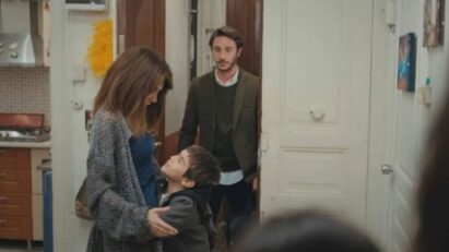 Ceyda se emociona ao reencontrar seu filho biológico em Força de Mulher